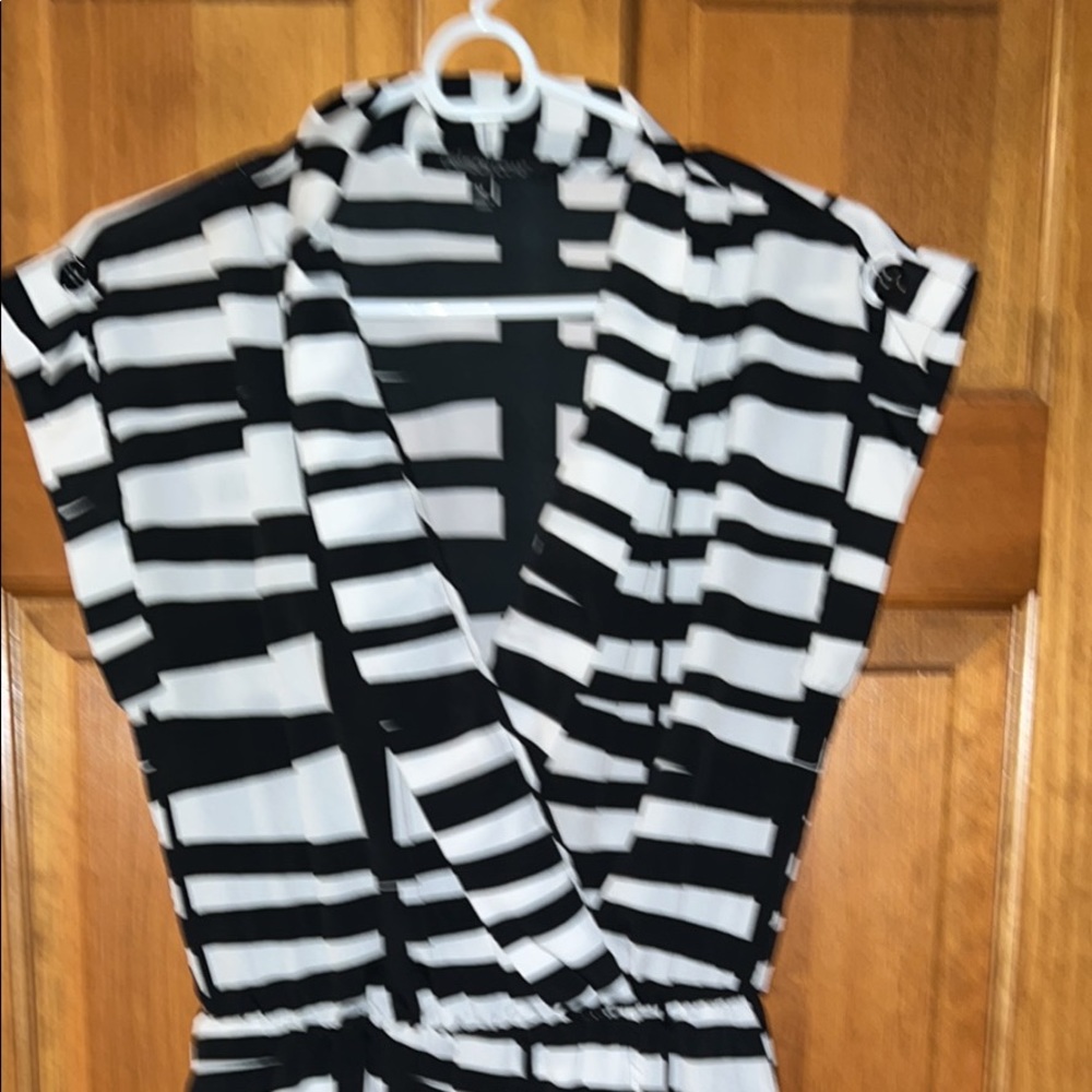 Black and white silky casual summer dress. Medium. Like new.